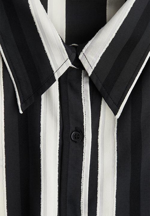 H&M - Oversized dobby-weave shirt - black striped