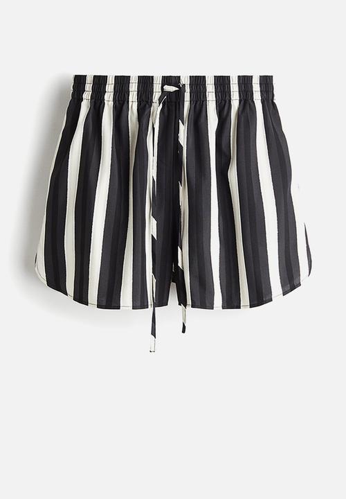 H&M - Dobby-weave shorts - black striped