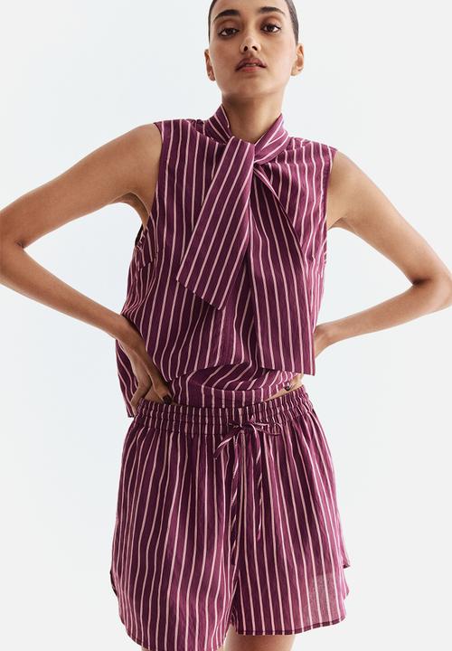 H&M - Drawstring shorts - dark purple/striped