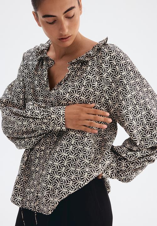 H&M - Frill-collar blouse - cream & dark grey patterned