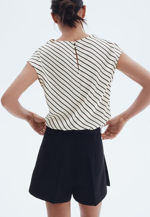 H&M - Cap-sleeved satin blouse - cream striped