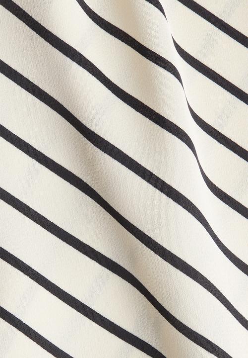 H&M - Cap-sleeved satin blouse - cream striped
