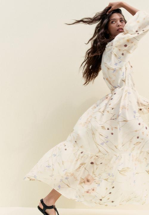 H&M - Oversized tie-belt dress - white floral 