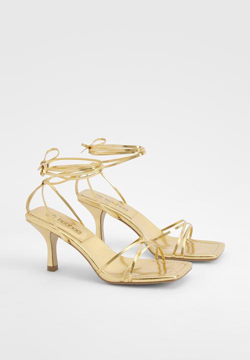 boohoo - Low skinny strap wrap up heels - gold