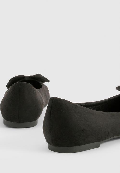 boohoo - Wide fit faux suede bow round toe ballerina - black