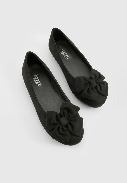 boohoo - Wide fit faux suede bow round toe ballerina - black
