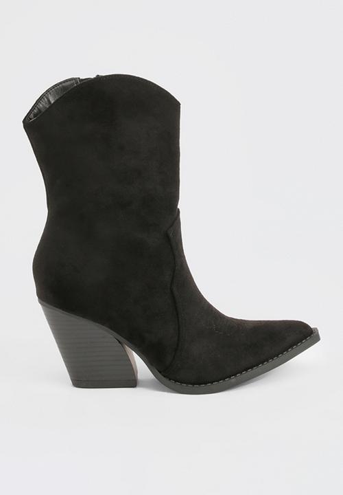 boohoo - Faux suede calf high western boots - black