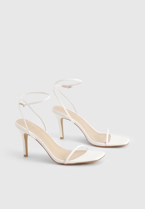 boohoo - Wide fit barely there low stiletto heels - white