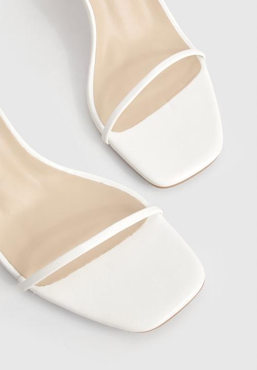 boohoo - Wide fit barely there low stiletto heels - white