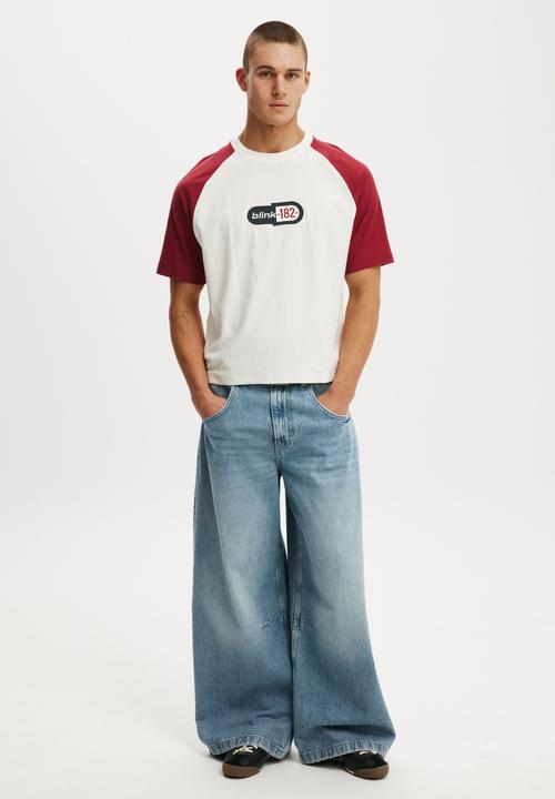 Cotton On - Cropped Fit Music T-shirt - Lcn Bra Vintage White/Blink 182