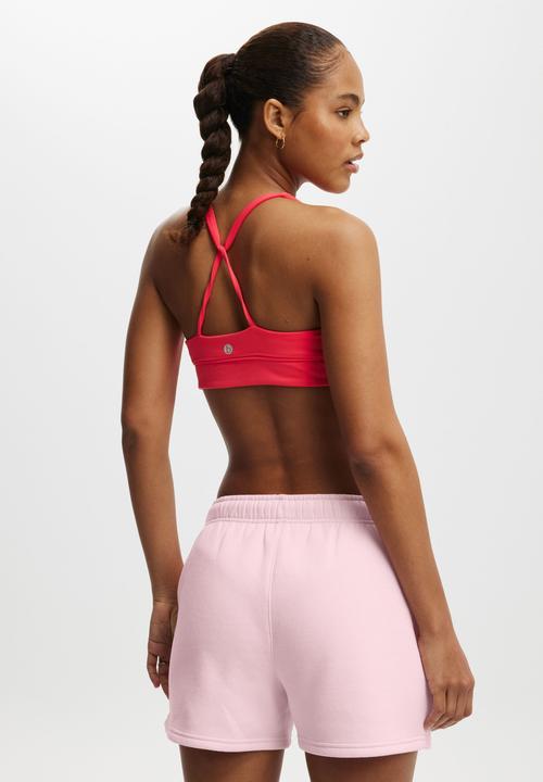 Cotton On - Plush Essential Gym Short - Cherry Dream