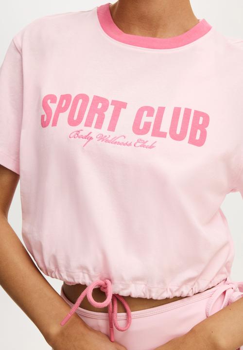 Cotton On - Active Graphic Tie Up Tee - Cherry Dream/Sport Club