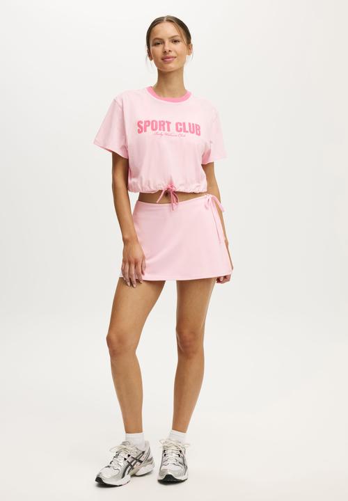 Cotton On - Active Graphic Tie Up Tee - Cherry Dream/Sport Club