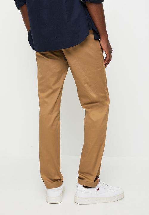 Ben Sherman - ESSENTIAL BEN SHERMAN CHINO PANT - CAMEL