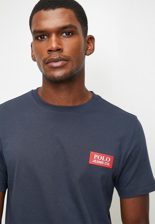 POLO - THABISO  PJC SS BLOCK LOGO TEE - NAVY