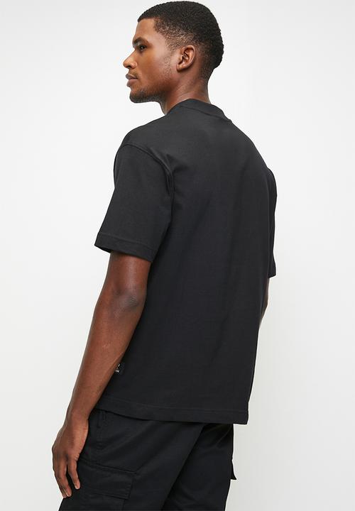 POLO - THEMBISA  PJC SS POCKET LOGO TEE - BLACK