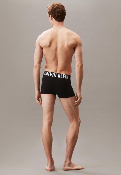 Calvin Klein - TRUNK 3PK - BLACK W/ HARBOR MIST LOGO/ BLACK W/ WHITE LOGO/ BLACK W/ CHILLY BLUE LOGO