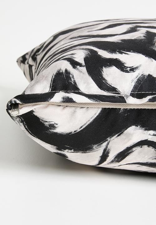 Sixth Floor - Asmara cushion cover - black & white