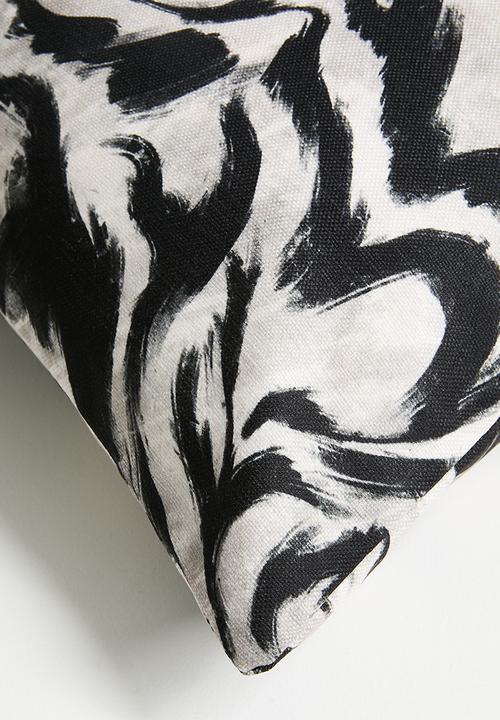 Sixth Floor - Asmara cushion cover - black & white