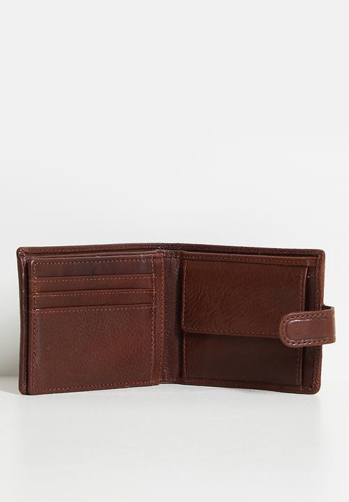 POLO - Vertical Billfold With Card Flap - Brown