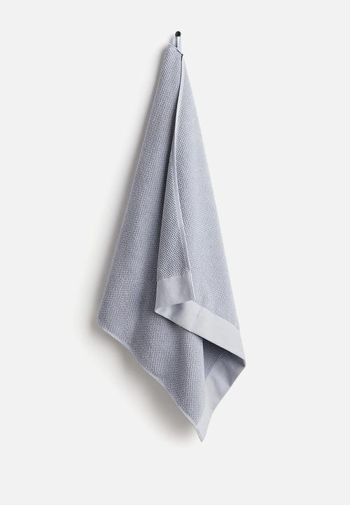 H&M - Cotton terry bath towel - light dusty blue