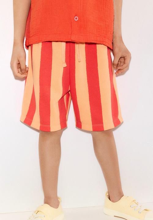 H&M - Printed sweatshorts - red & orange striped