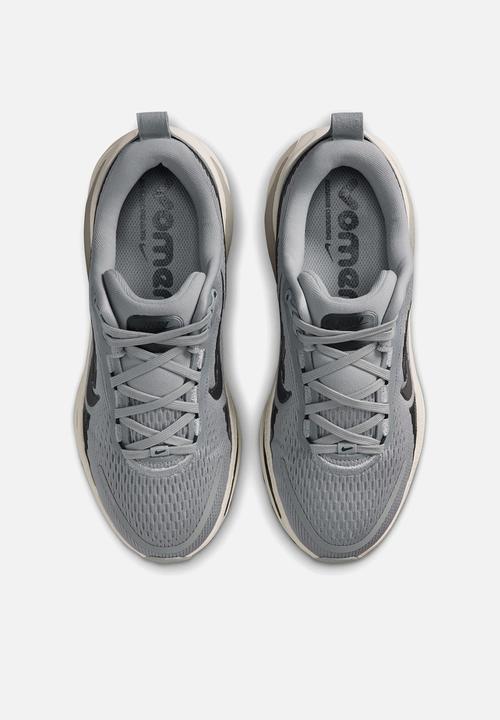 Nike - Nike Vomero 18 Grade School