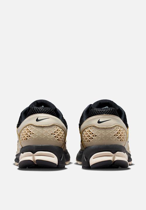 Nike - Nike Zoom Vomero 5