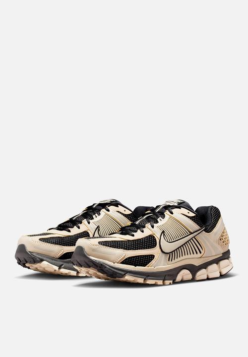 Nike - Nike Zoom Vomero 5