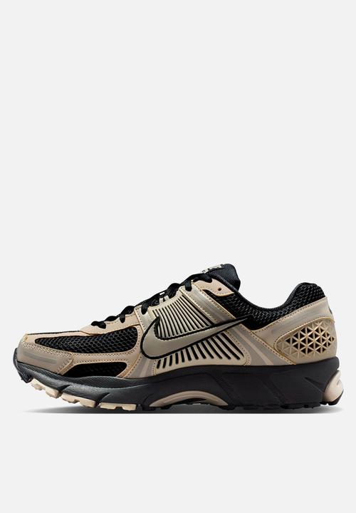 Nike - Nike Zoom Vomero 5