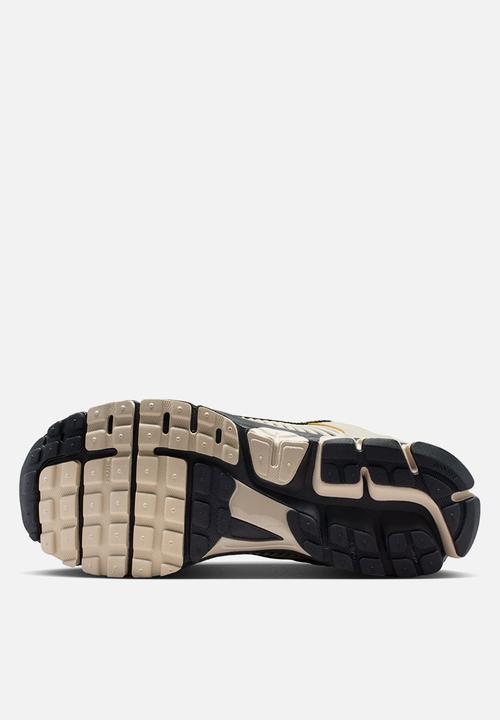 Nike - Nike Zoom Vomero 5