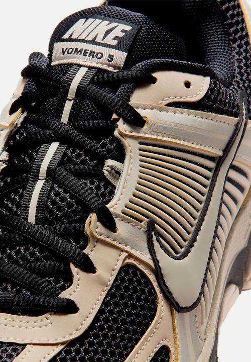 Nike - Nike Zoom Vomero 5