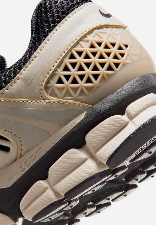 Nike - Nike Zoom Vomero 5