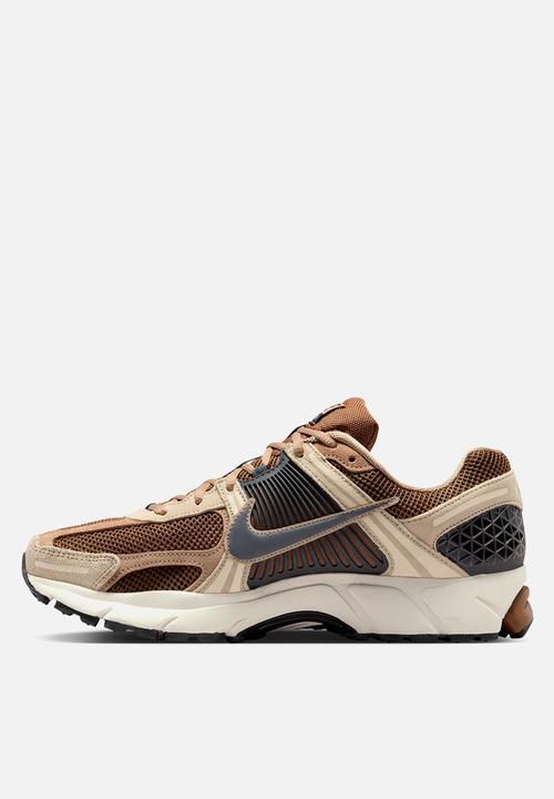 Nike - Nike Zoom Vomero 5
