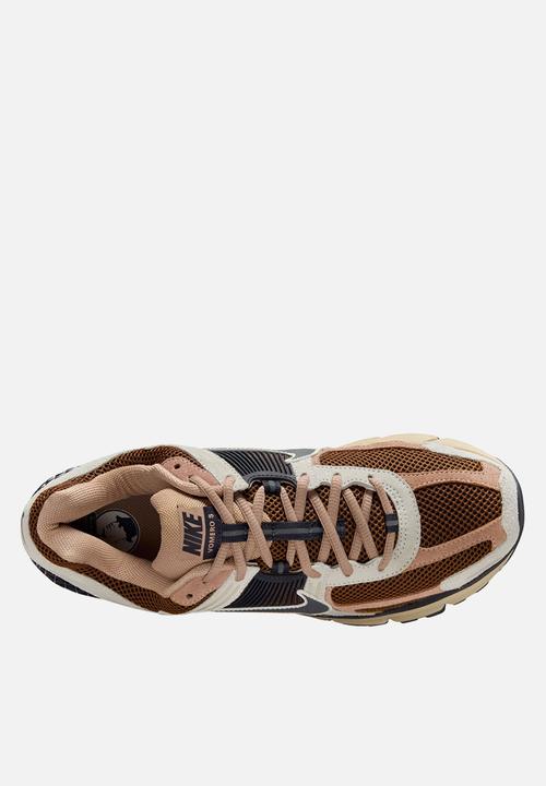 Nike - Nike Zoom Vomero 5