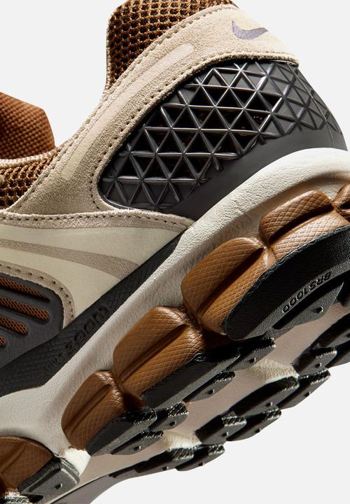Nike - Nike Zoom Vomero 5