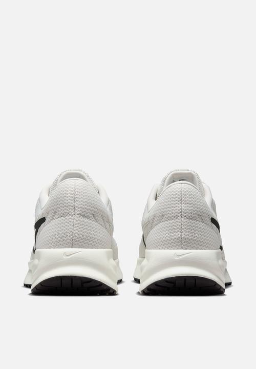 Nike - Nike Run Defy