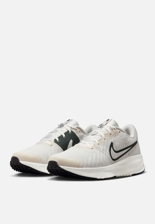 Nike - Nike Run Defy