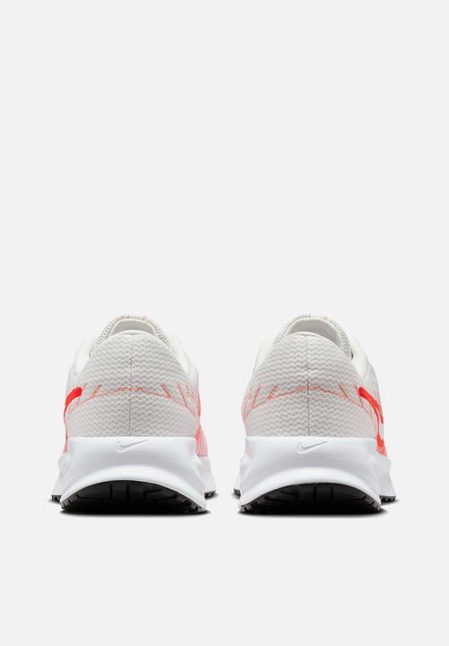 Nike - Nike Run Defy