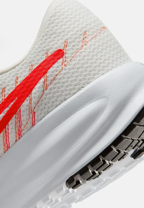 Nike - Nike Run Defy