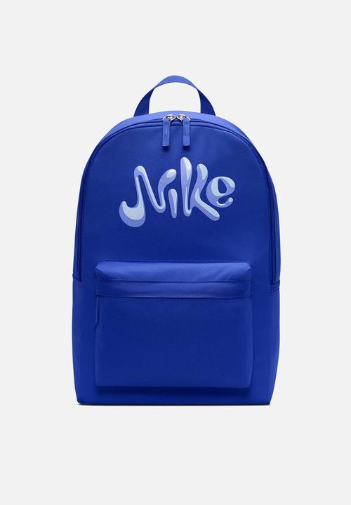 nike backpacks with clips in the front