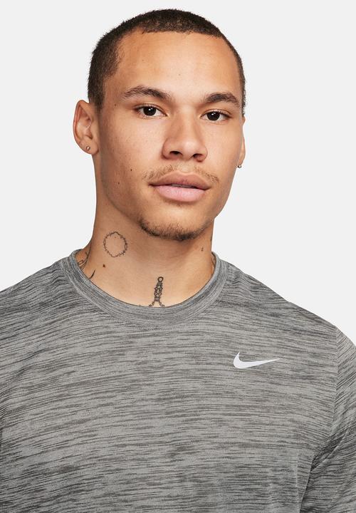 Nike - Dri-FIT Tee RLGD - NEW VENEER