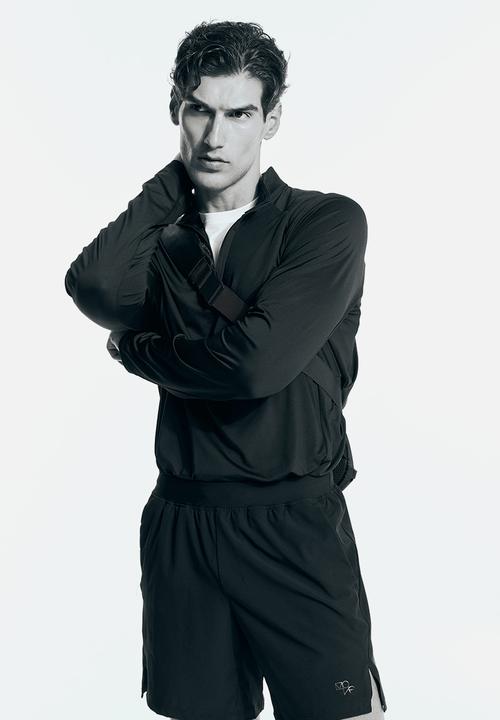 H&M - Mid-length sports shorts with drymove™ - black