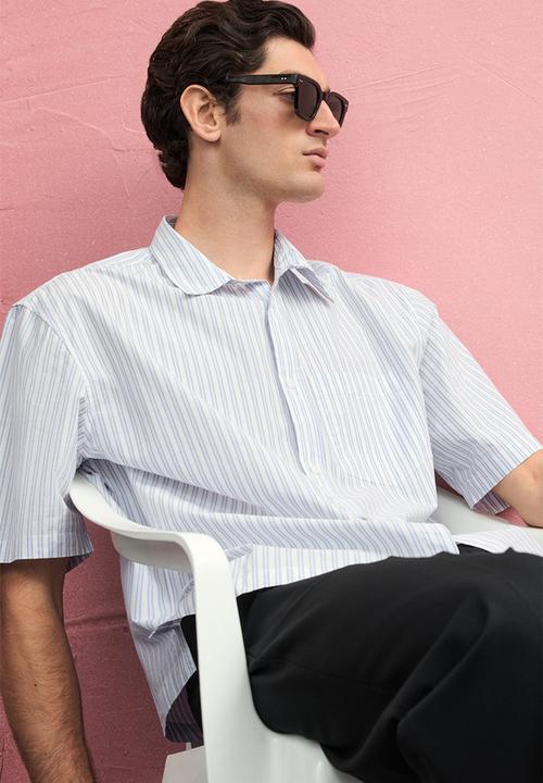 H&M - Regular fit boxy-style poplin shirt - light blue striped