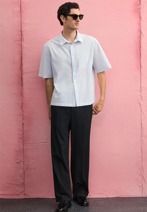 H&M - Regular fit boxy-style poplin shirt - light blue striped