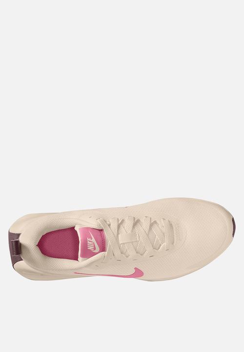 Nike - Nike Promina