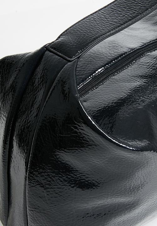 boohoo - Textured Patent Slouchy Shoulder Bag - black