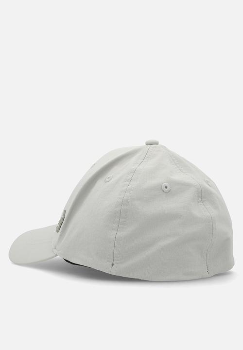 POLO - 6 Panel Metal Pony Fitted Peak - Light Grey