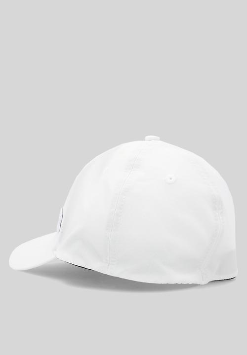 POLO - 6 Panel Metal Pony Fitted Peak - Bright White