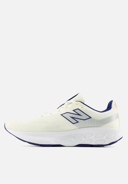 New Balance  - FRESH FOAM 520 v9